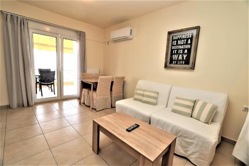 Dolphins Apartments - Housity
