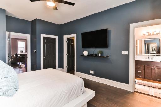 Luxury Apt w/ Spectrum Mood Lighting - Historic Cherokee Street Antique Row - Housity