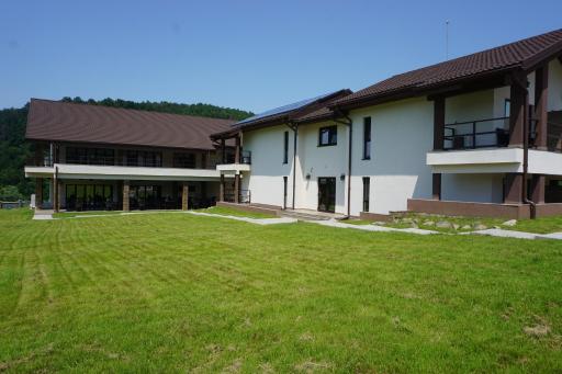 Pensiunea Patru Anotimpuri - Housity