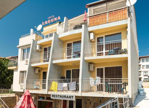 Beach Хотел Лагуна - Housity