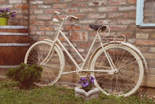 Bíborlak 7 - Housity