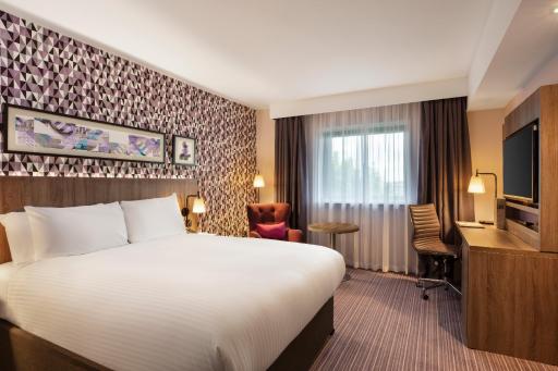 Leonardo London Heathrow Airport - Housity