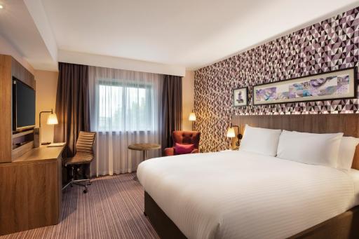 Leonardo London Heathrow Airport - Housity