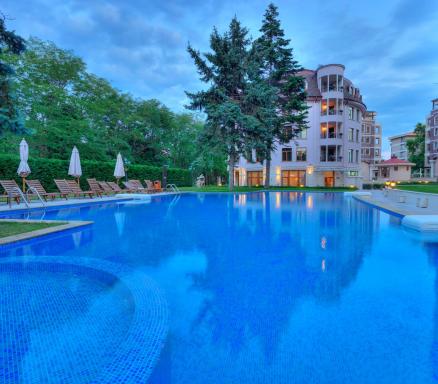 Kristel Hotel - Housity