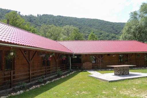 PENSIUNEA LA BUSU -BIGAR - Housity