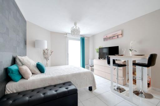 :) Grand studio lumineux à Toulouse et parking - Housity