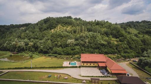 Pensiunea Cosău - Housity