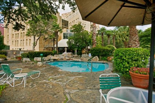 The Crockett Hotel - Housity