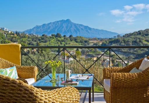 Los Olivos 2 bedroom apartment - sleeps 6 Nr San Pedro/Estepona/Marbella - Housity