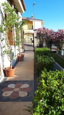 Guspini-Casa vacanze con giardino IUN R1321 - Housity