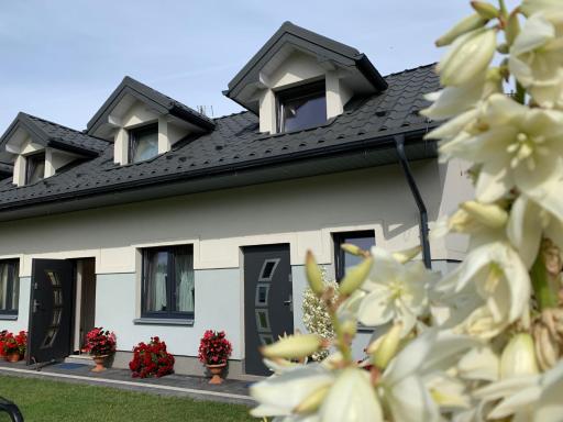Słoneczne Wczasy - Housity