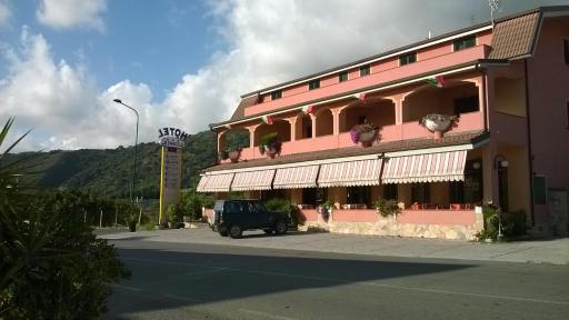 HOTEL LO SVINCOLO - Housity