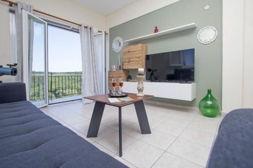 Luxury Skyline Apartment - Housity