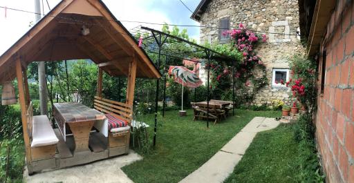 Guest House Ulaj - Housity