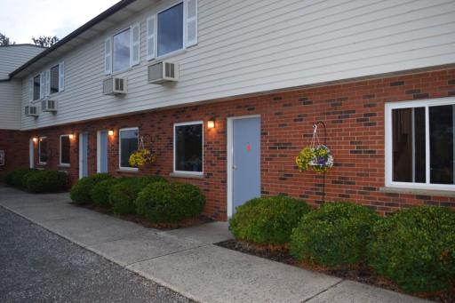 Attican Motel - Attica - Batavia - Warsaw - Darien Lake - Housity