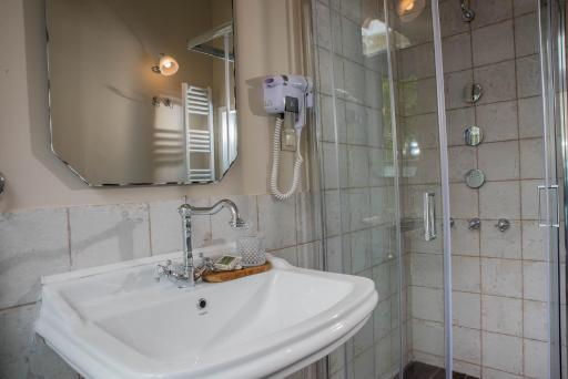Kyria Boutique House - Housity