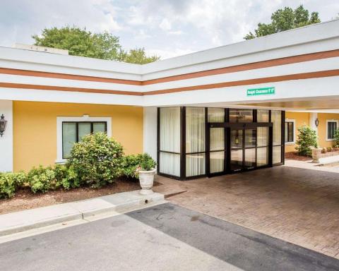Budgetel Inn & Suites Atlanta - Housity