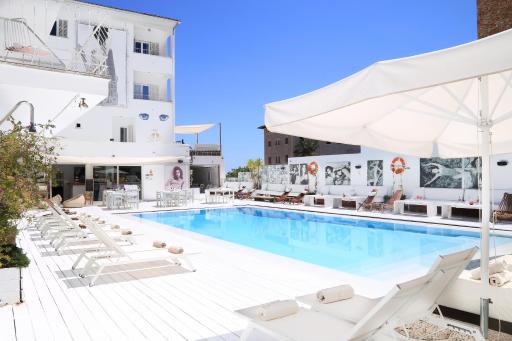 Hotel Zhero - Housity