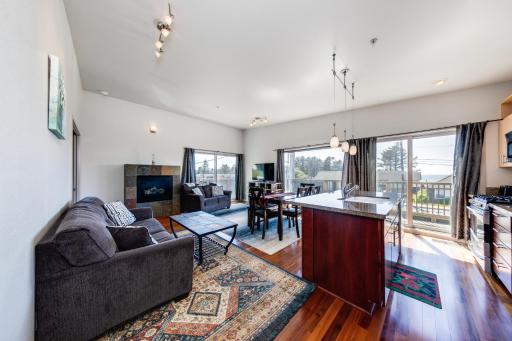 Sunset at the Beach - 2 Bed 2 Bath Apartment in Depoe Bay - Housity