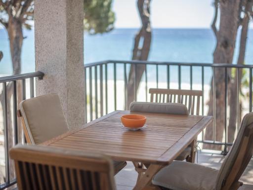 TarracoHomes, Beach Apartment with Terrace in Cambrils - Housity