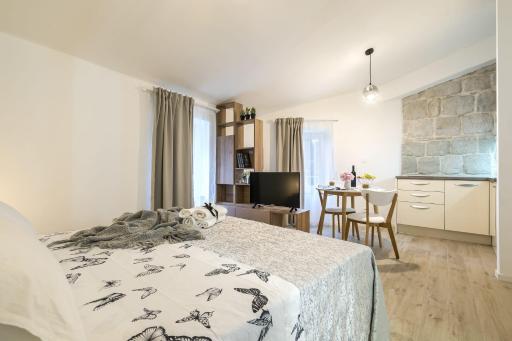 Studio Apartments Petar in old part of town - Housity