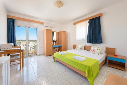 Yiannis Apartments - Housity