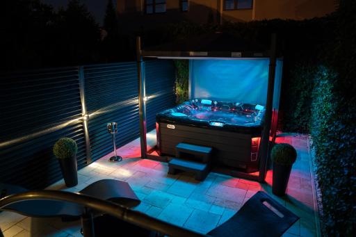 The Residence Central Jacuzzi Boutique (Adult Only) - Housity