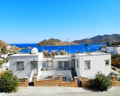 Captain Manos Studio Apartments - Housity