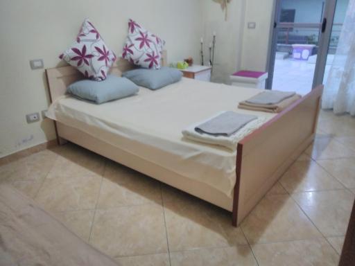 Queen Hostel - Housity