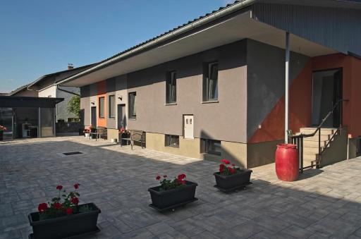 Apartments Drevi - Housity