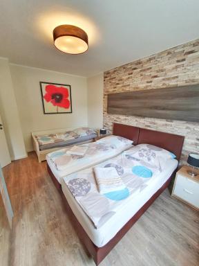 Komfort Ferienwohnungen Zwenkauer See - Housity