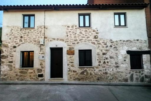 Casa Rural El Enebro - Housity