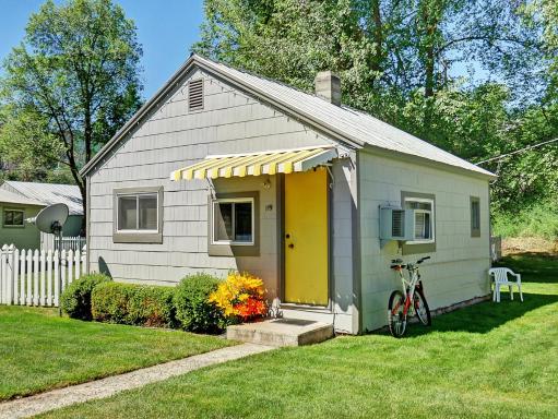 Idle A While Cabins - Housity