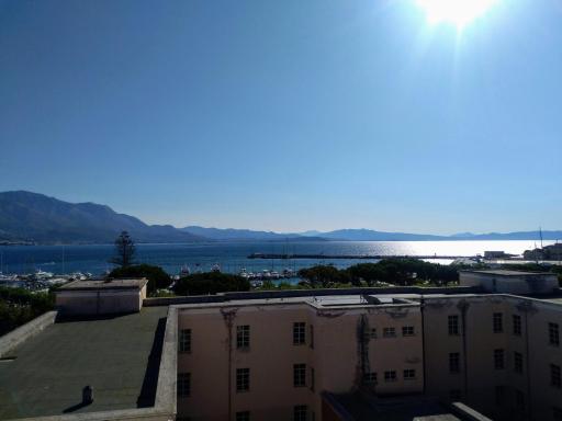 Tra cielo e mare - Housity