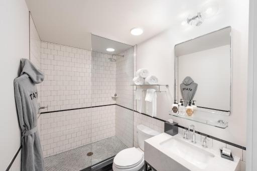 The State Hotel - Housity