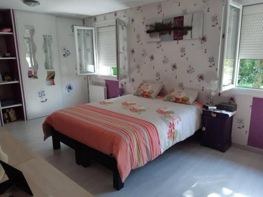 Grande chambre proche circuit des 24h du Mans - Housity