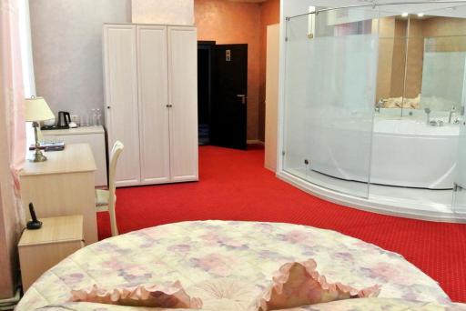 Hotel KapitoLinn - Housity