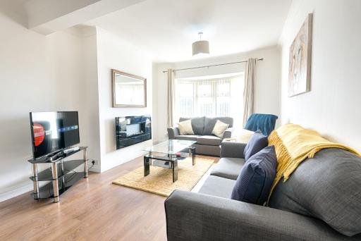 Liberty Spacious Swansea - Housity