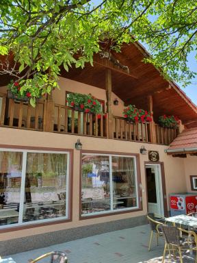 Cabana Sarmis Costesti - Housity