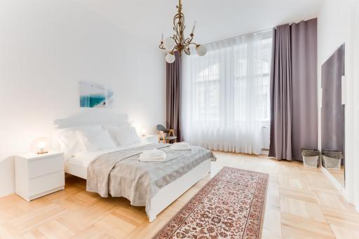 The Dancing House Residence, Two Bedroom Apartment with Balcony near river! - Housity