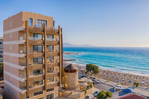 Bellevue On The Beach Suites - Housity