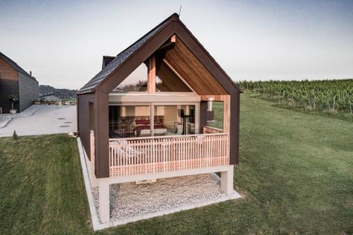 Weingut & Winzerhäuser Skringer - Housity