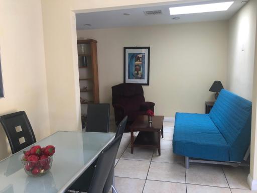 Modern Home in Burbank - Housity