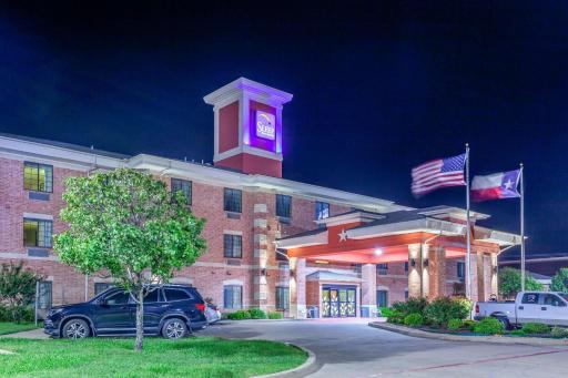 Sleep Inn & Suites Hewitt - South Waco - Housity