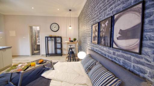 Frank-Kiss Apartments - Housity