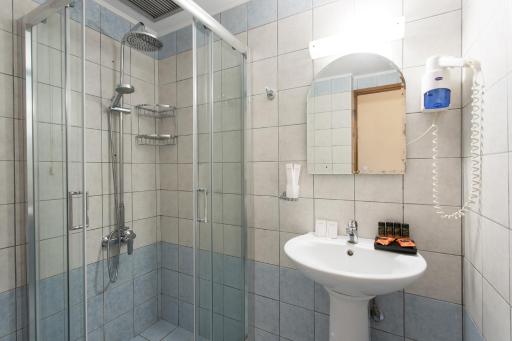 Glaros Hotel - Housity