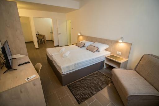 Ninas Apartments - Housity
