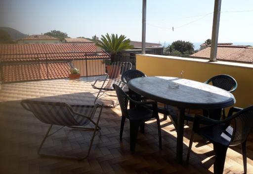 P.J'S HOUSE - Housity