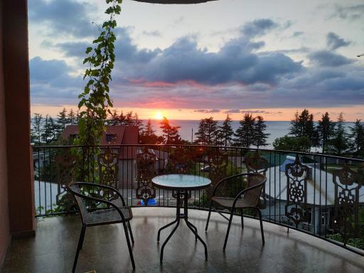 Batumi Homestay at Tamar Mephe Avenue - Housity