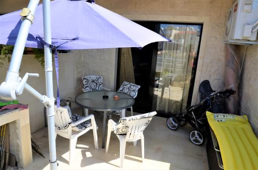 Isabella court Townhouse near Venus beach and Lidl - Housity